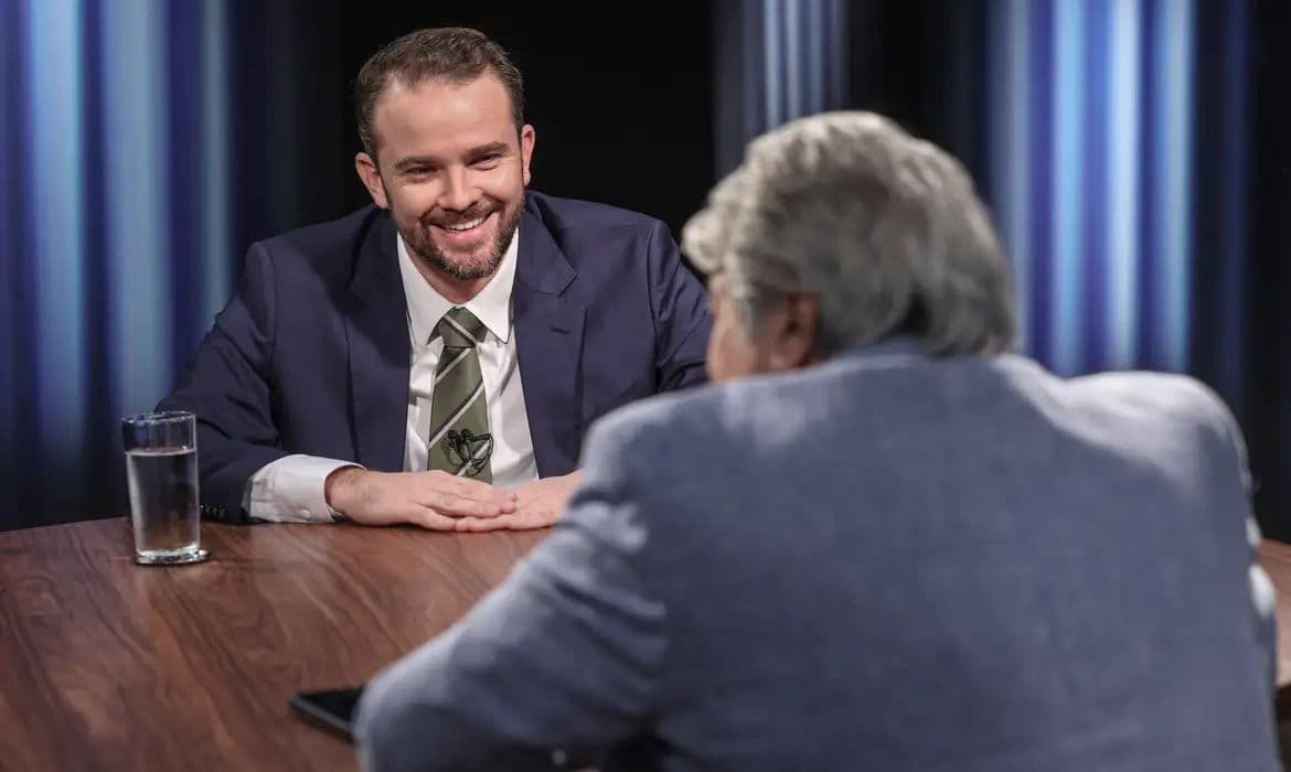 Durigan detalha encontro entre Lula e Trump marcado por respeito mútuo