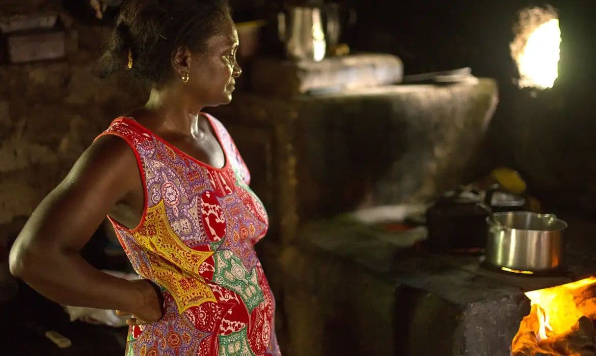 Mulheres negras do Norte e Nordeste são as mais atingidas pela fome no Brasil