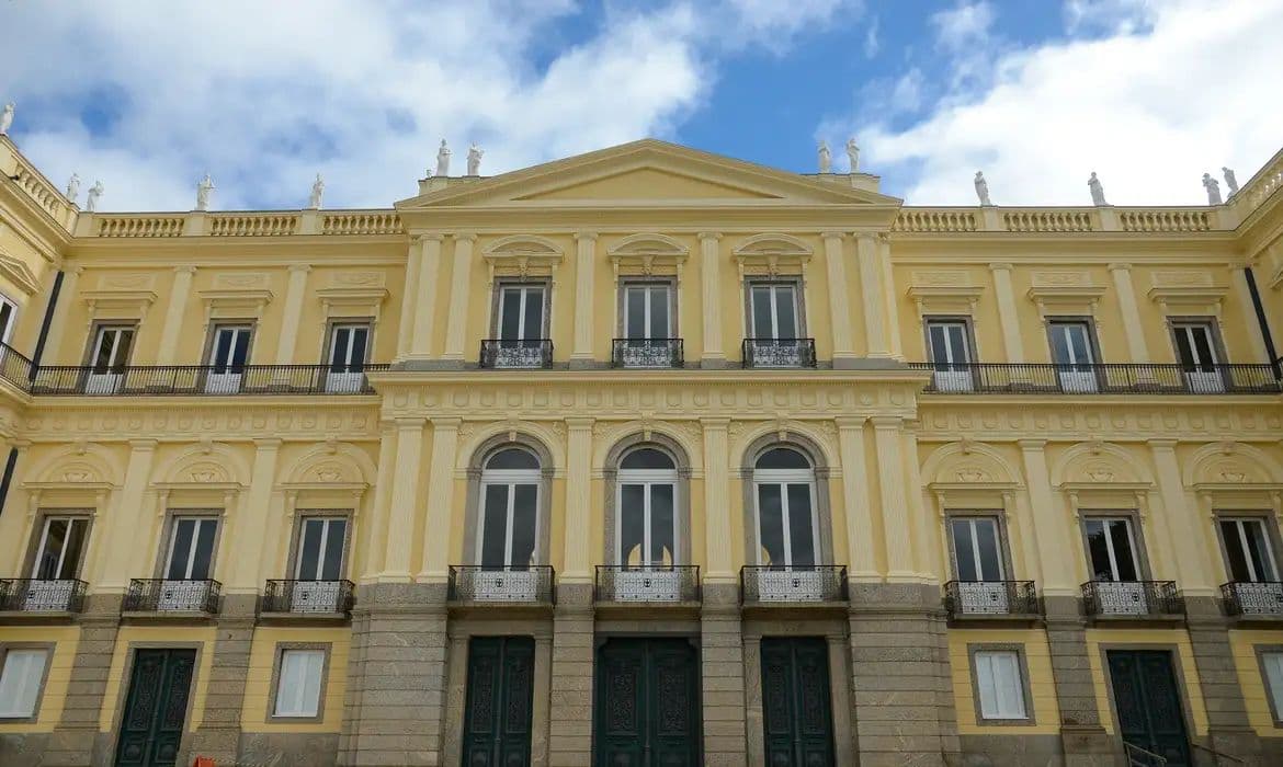 Museu Nacional recupera negativos históricos perdidos após incêndio