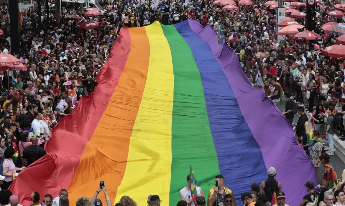 Parada LGBT+ de São Paulo enfrenta ameaças e queda de patrocínio