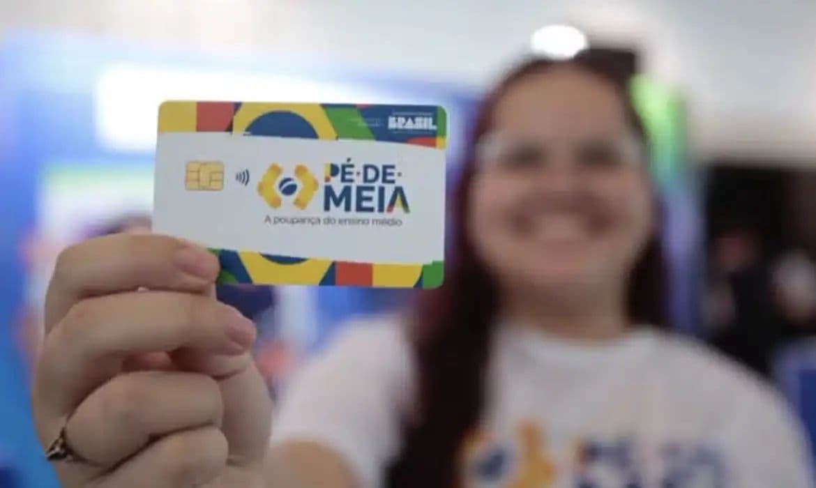 Pé-de-Meia inicia pagamento da terceira parcela de frequência nesta segunda