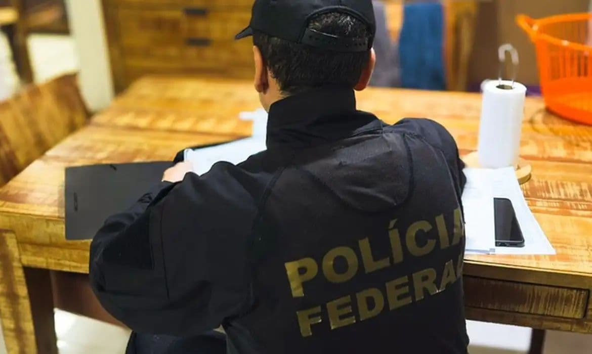 Polícia Federal deflagra operação contra facções em 16 estados brasileiros