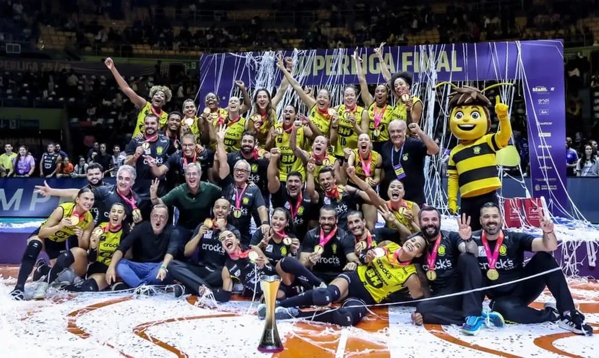 Praia Clube domina Minas e conquista o tricampeonato da Superliga Feminina