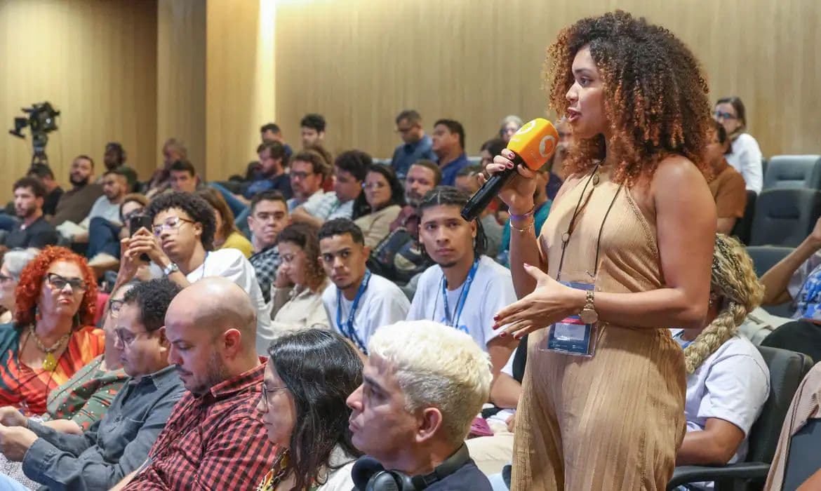 Simpósio no Rio de Janeiro debate inovação e o futuro da mídia sonora