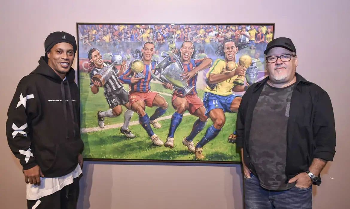 Exposição sobre Ronaldinho Gaúcho abre na Casa das Rosas em São Paulo