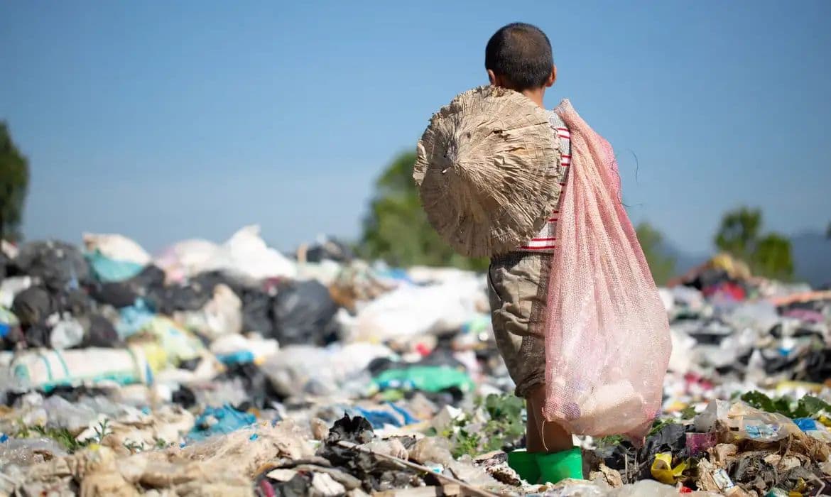 Fiscalização resgata mais de 4,3 mil crianças do trabalho infantil no Brasil