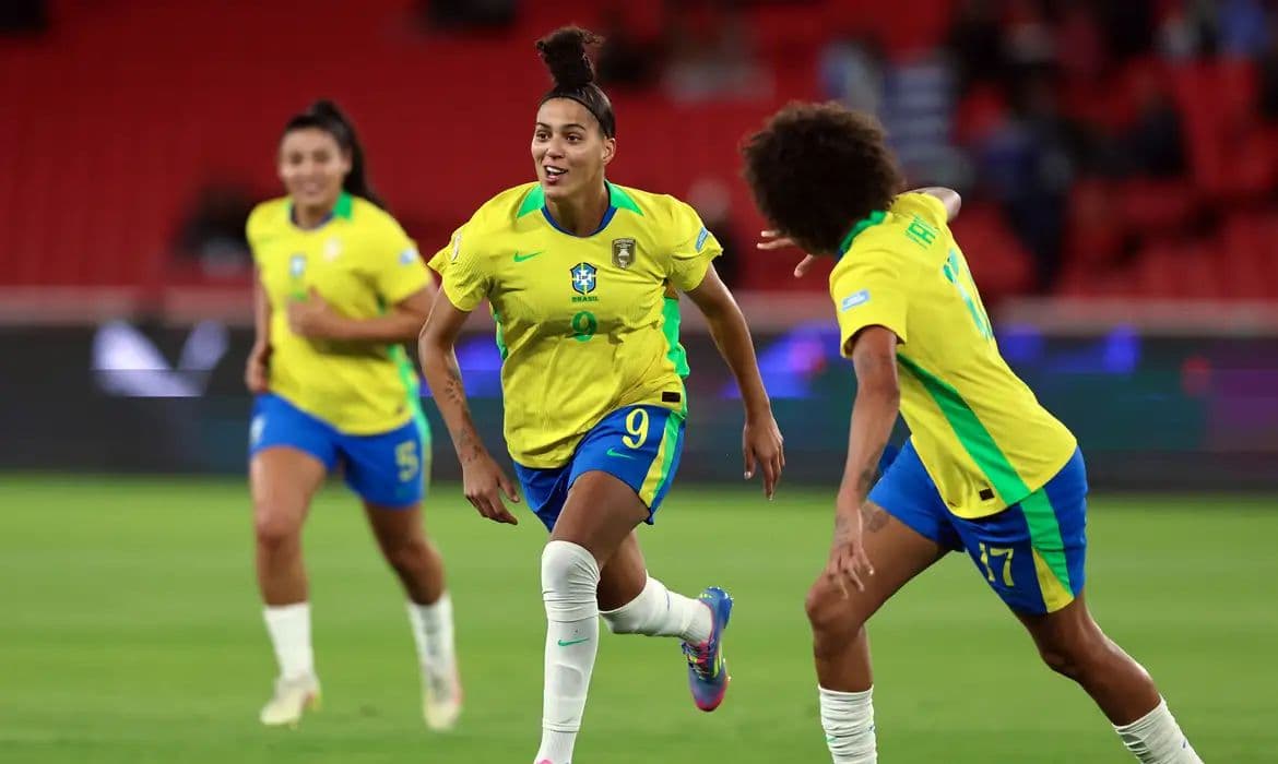 Governo autoriza isenção de ISS para Copa do Mundo Feminina 2027