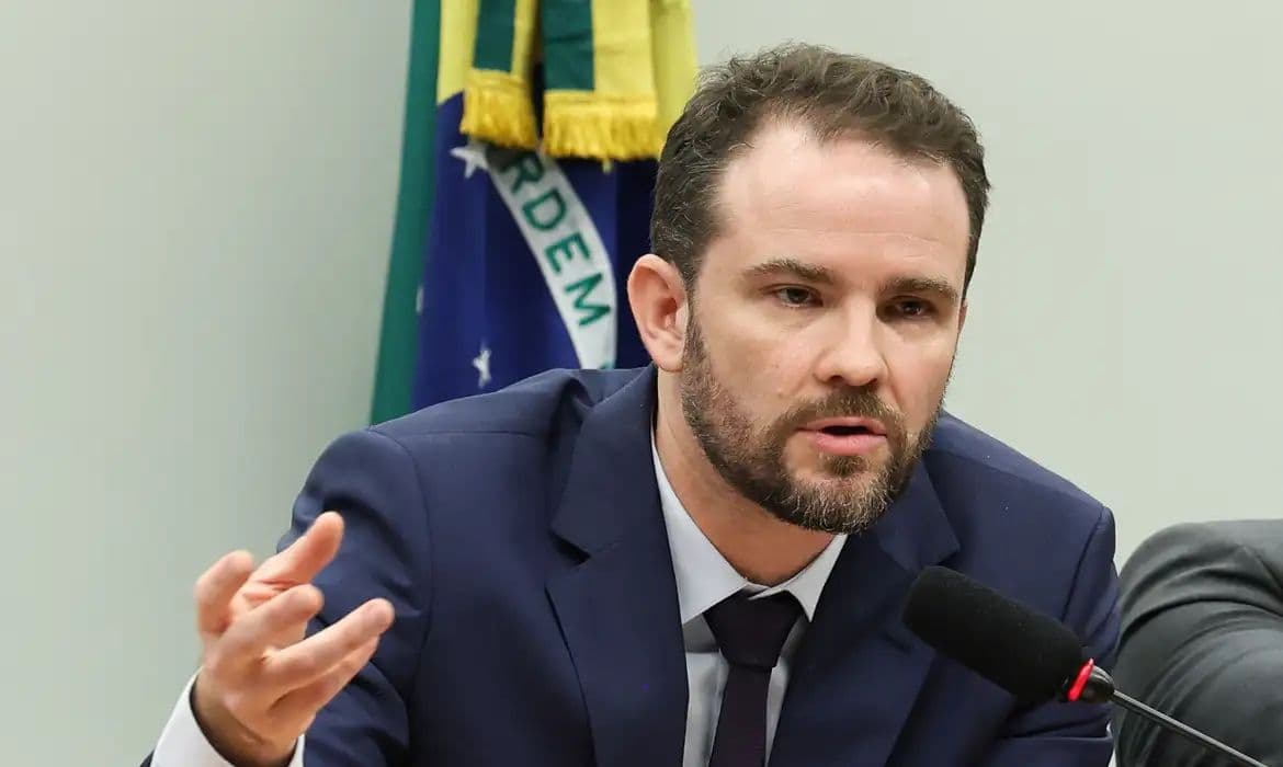 Lula determina avaliação sobre impactos de sanções dos EUA na economia