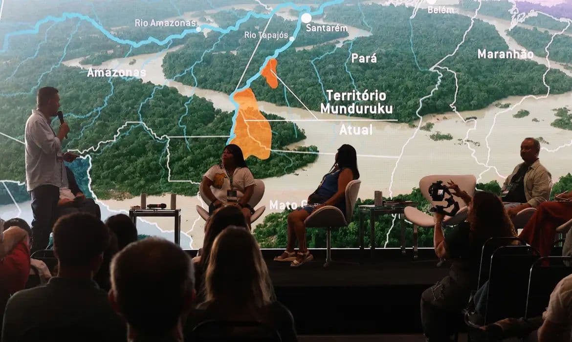Mercúrio ameaça gestantes e bebês do povo Munduruku na Amazônia