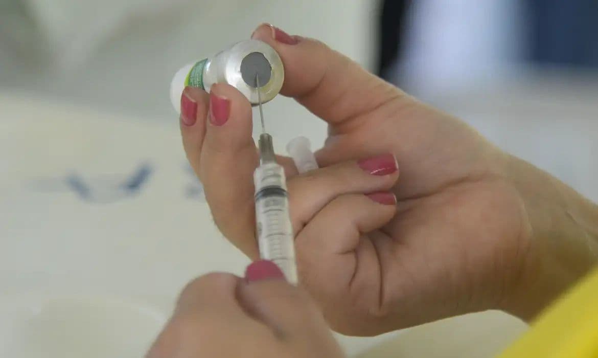 São Paulo inicia vacinação infantil com nova vacina Pneumocócica 20
