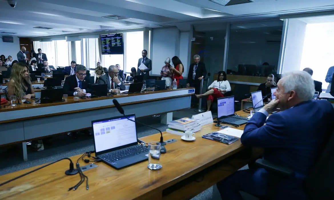 Senado define cronograma de votação da PEC do fim da escala 6×1