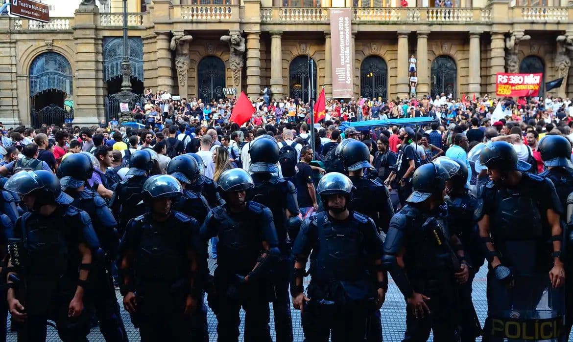 STJ ordena que SP crie protocolo para atuação policial em manifestações