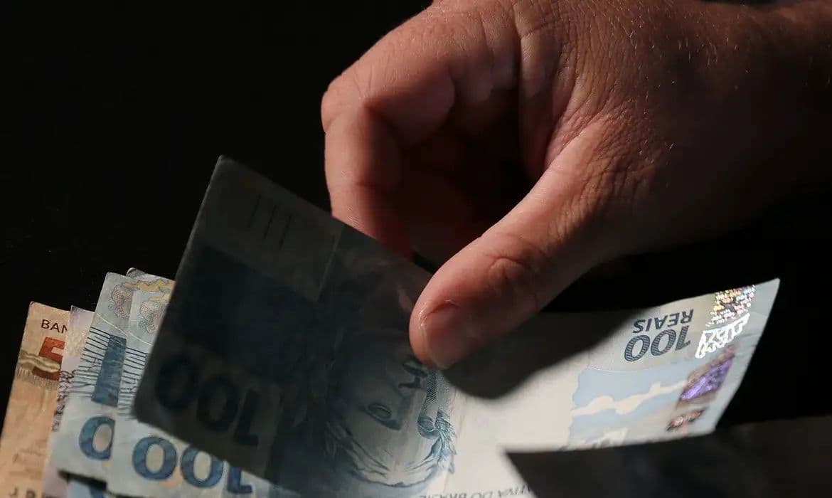 Abono salarial 2026: trabalhadores nascidos em setembro e outubro recebem