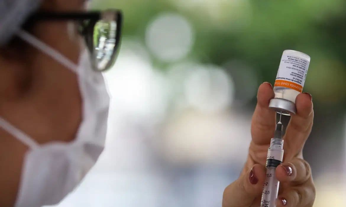 Anvisa atualiza normas para vacinas contra a Covid-19