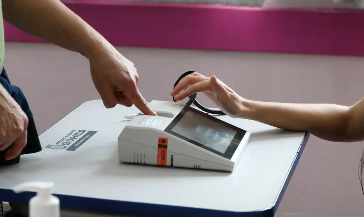 Biometria nas eleições: saiba como funciona e se é obrigatória