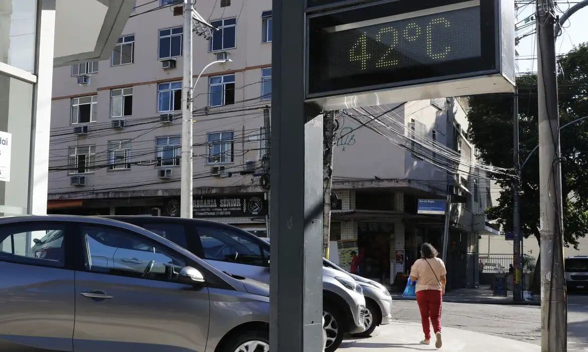 Bombeiros do Rio lançam plano de contingência contra efeitos do El Niño