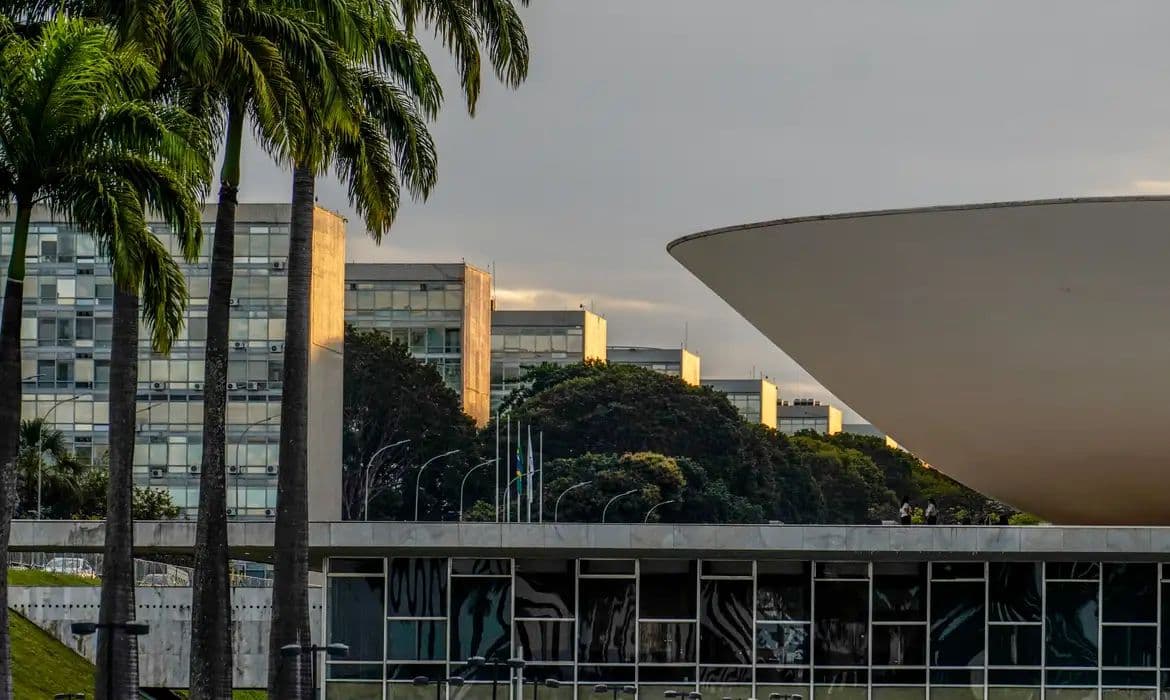 Congresso entra em recesso sem votar PEC 6×1 e PL da Misoginia