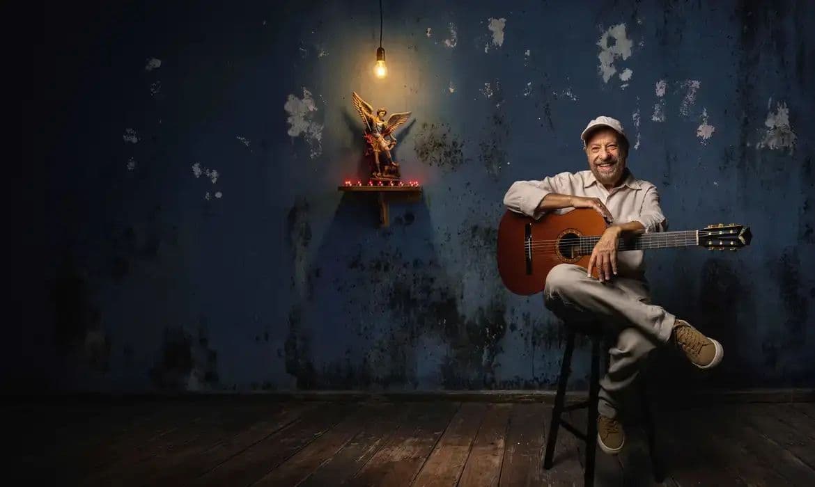 João Bosco celebra 80 anos com legado imortal na MPB