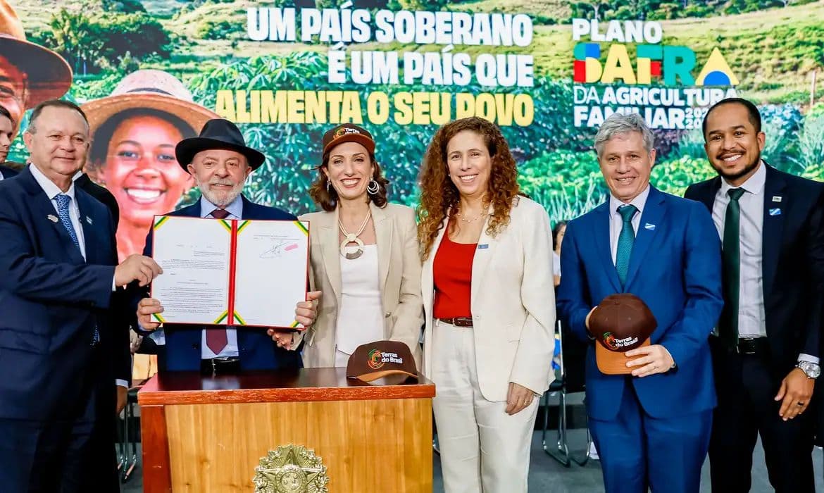 Lula lança Plano Safra com R$ 97,7 bi e defende soberania alimentar