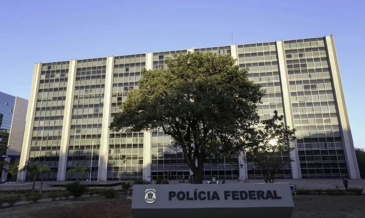 PF deflagra Operação Exchange contra lavagem de dinheiro do PCC