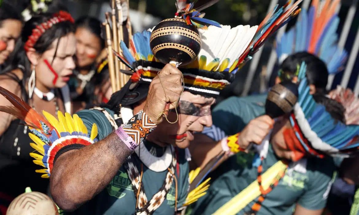Povos indígenas cobram criação da Comissão Nacional da Verdade Indígena