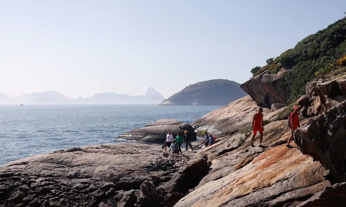 Trilha da Comprida: nova rota nas Ilhas Cagarras exige preparo físico