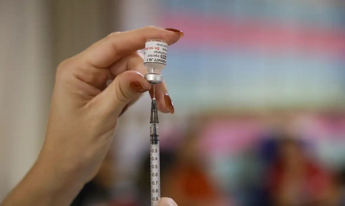Vacinação reduz pela metade prevalência de HPV entre jovens no Brasil