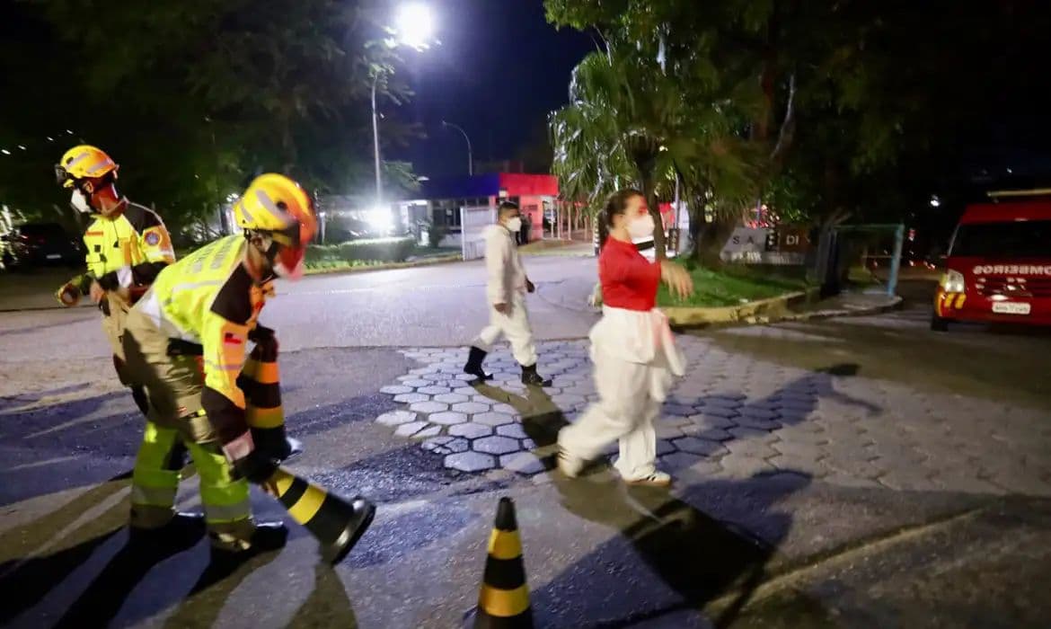 Vazamento de gás em petroquímica de Manaus mobiliza bombeiros