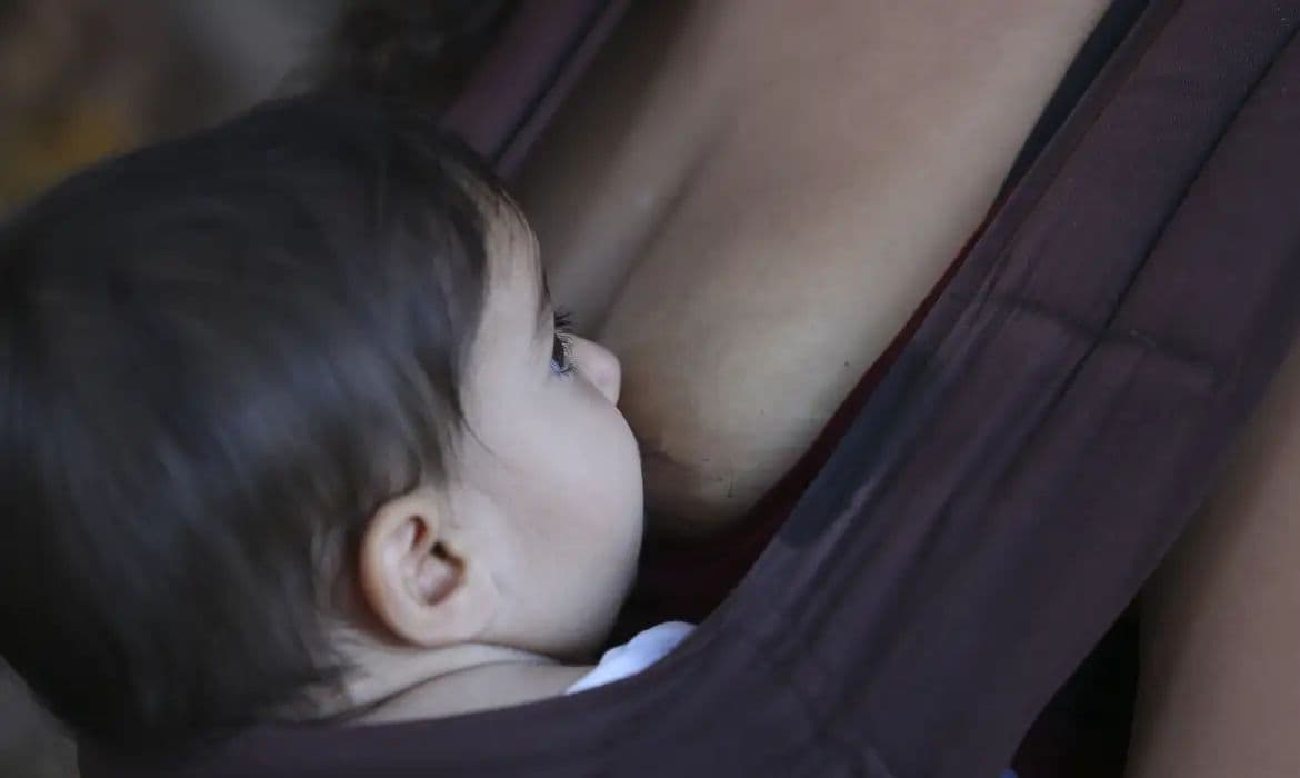 Amamentação reduz risco de doenças cardíacas nas mães