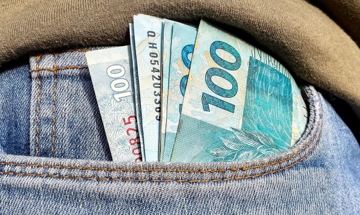 Bolsa Família: Beneficiários com NIS final 4 recebem pagamento nesta sexta