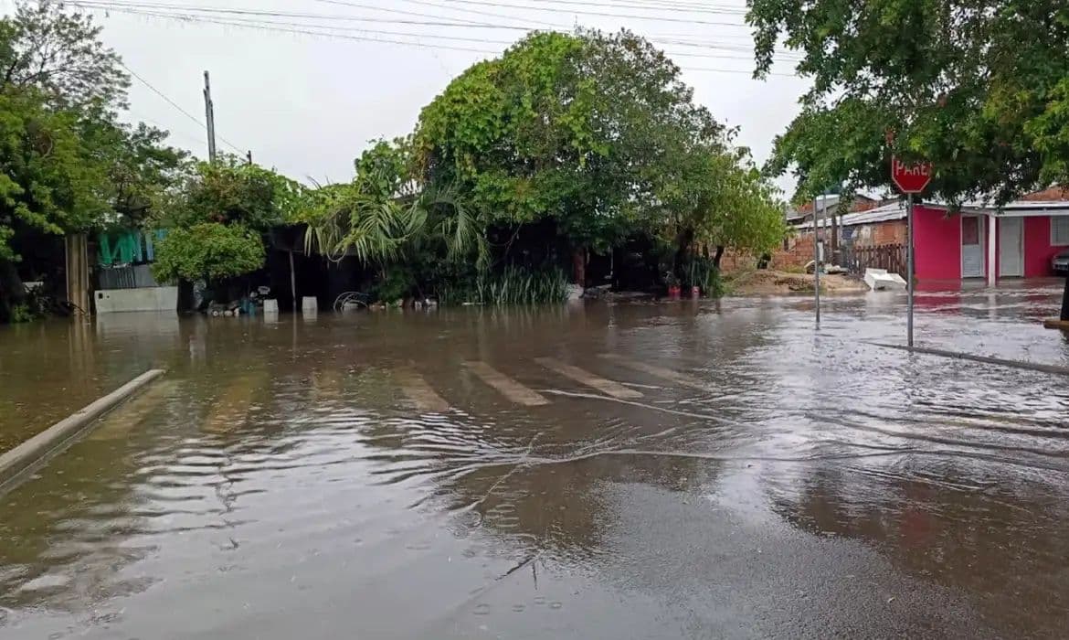 Defesa Civil reconhece emergência em 19 cidades do RS após desastres