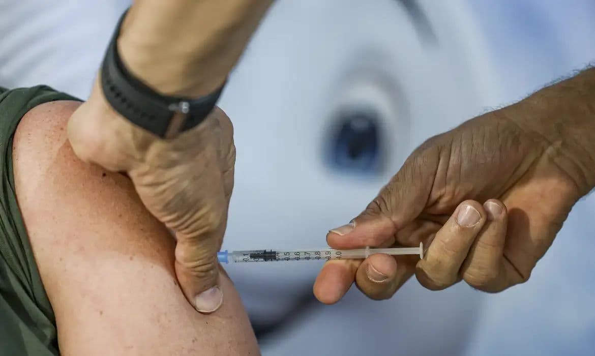 Dia D de multivacinação reforça proteção infantil e alerta contra o sarampo