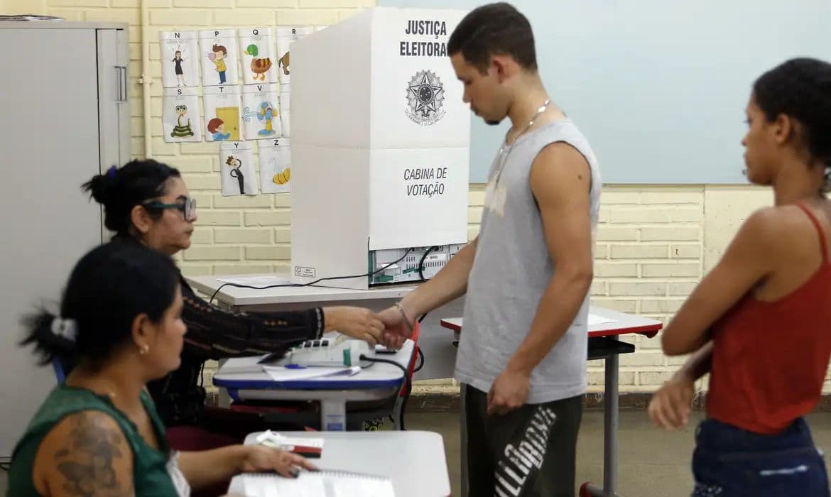 Eleitorado jovem recua 22% no Brasil em 16 anos