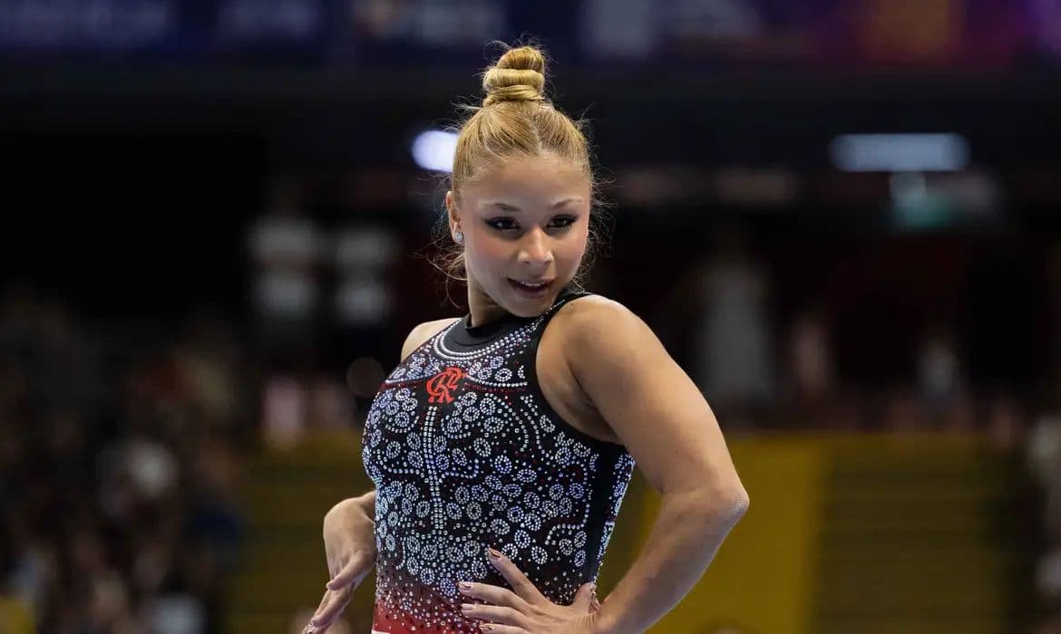 Flávia Saraiva brilha no Brasileiro de Ginástica Artística