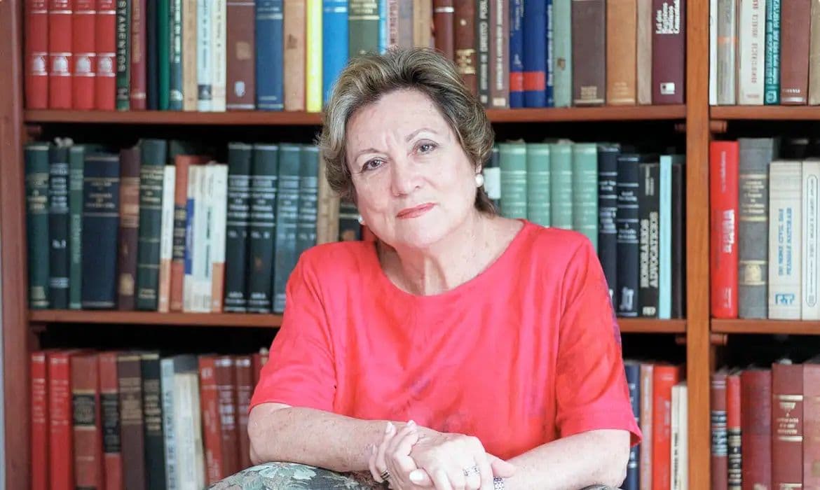 Flipelô celebra 10 anos com lançamento inédito de Myriam Fraga