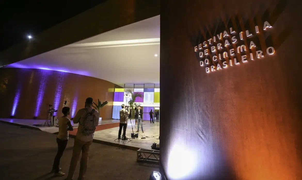 Impasse sobre Festival de Brasília gera mobilização da classe artística