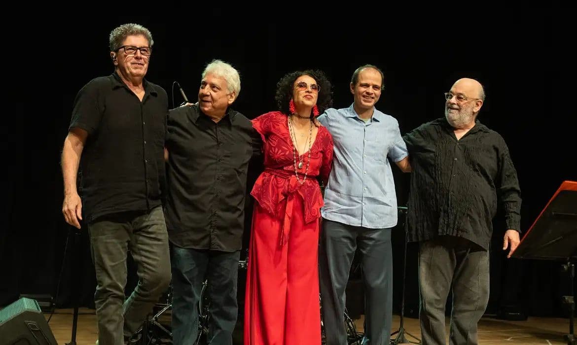 Paula e Jaques Morelenbaum apresentam show exclusivo dedicado a Caetano Veloso