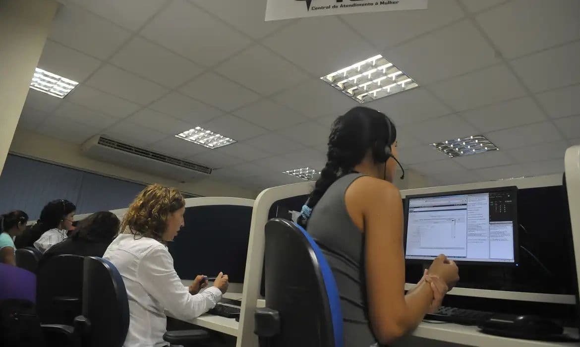 Polícia registra mais de 780 mil atendimentos especializados à mulher em 2025
