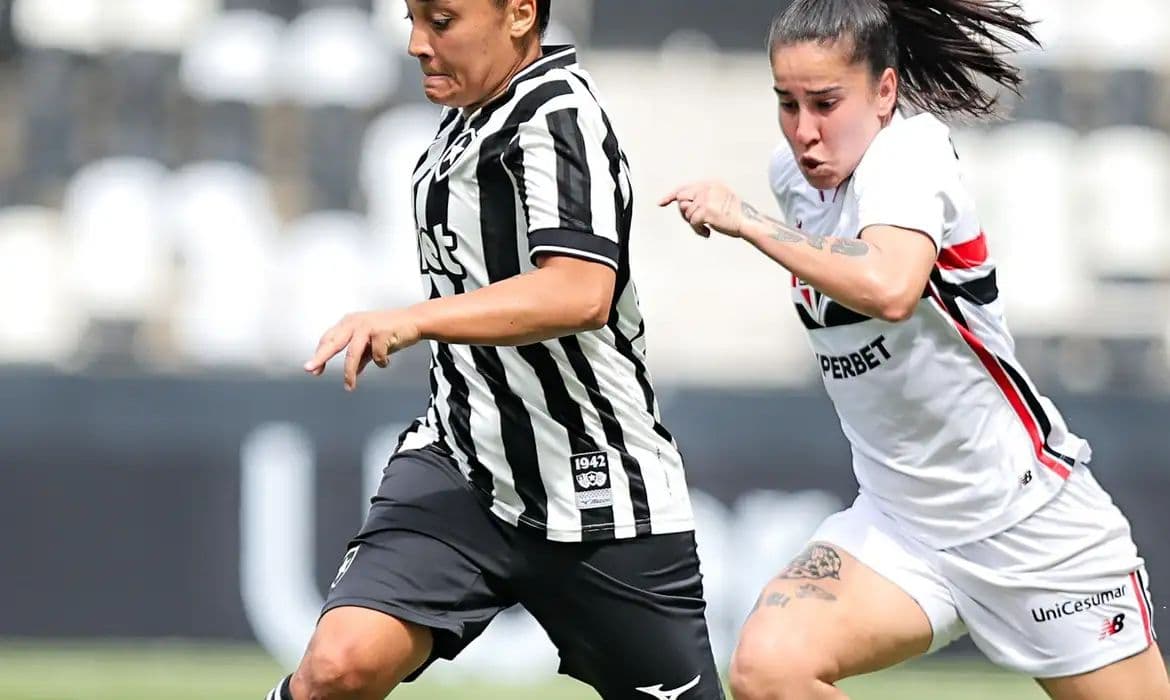 São Paulo goleia Botafogo e empata com Corinthians no Brasileiro Feminino