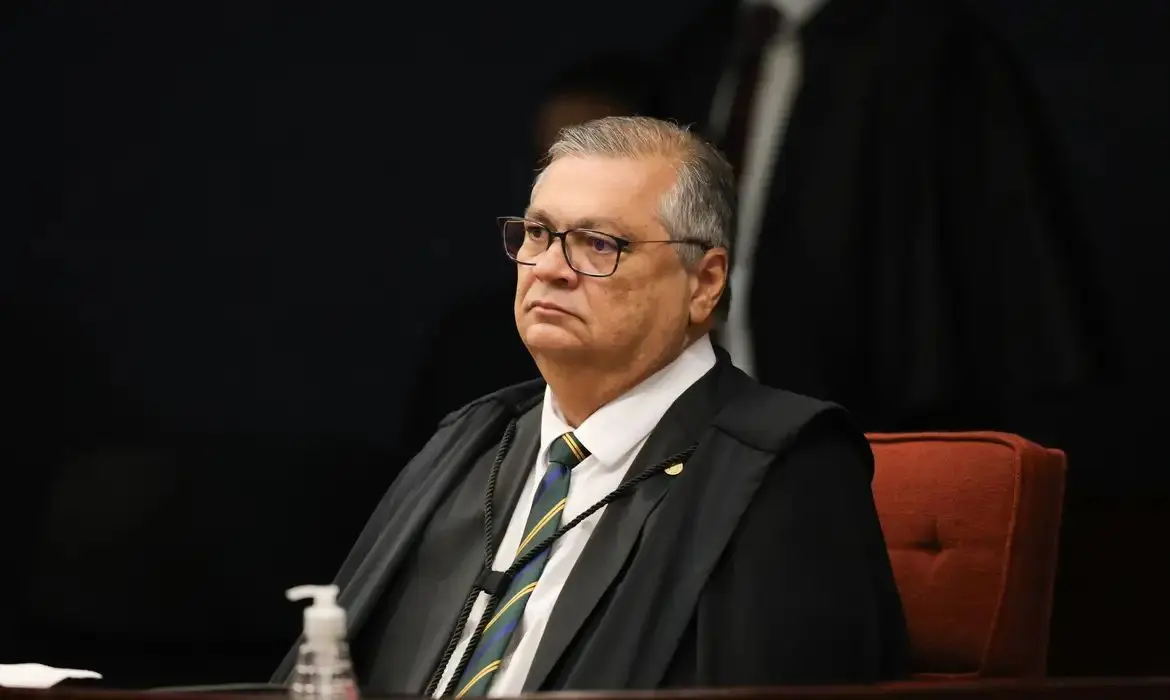 STF autoriza PF a investigar produtora ligada a filme sobre Bolsonaro