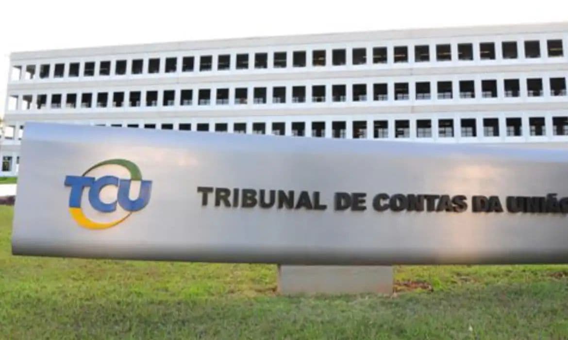 TCU entrega ao TSE lista de gestores com contas irregulares