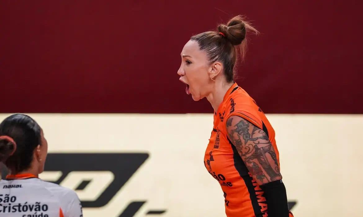 Tifanny critica nova regra da CBV que veta atletas trans no vôlei