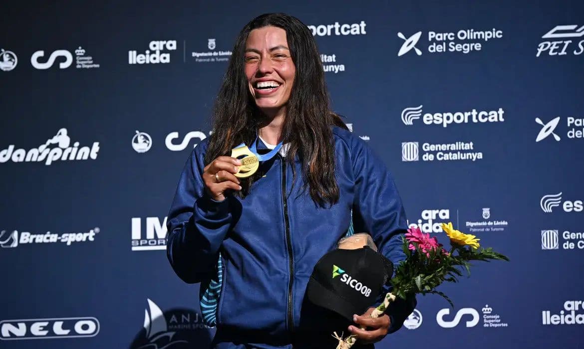 Ana Sátila conquista ouro na Copa do Mundo de Canoagem Slalom na Espanha