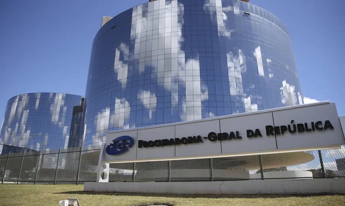 Associação de procuradores defende moderação diante de crise no STF