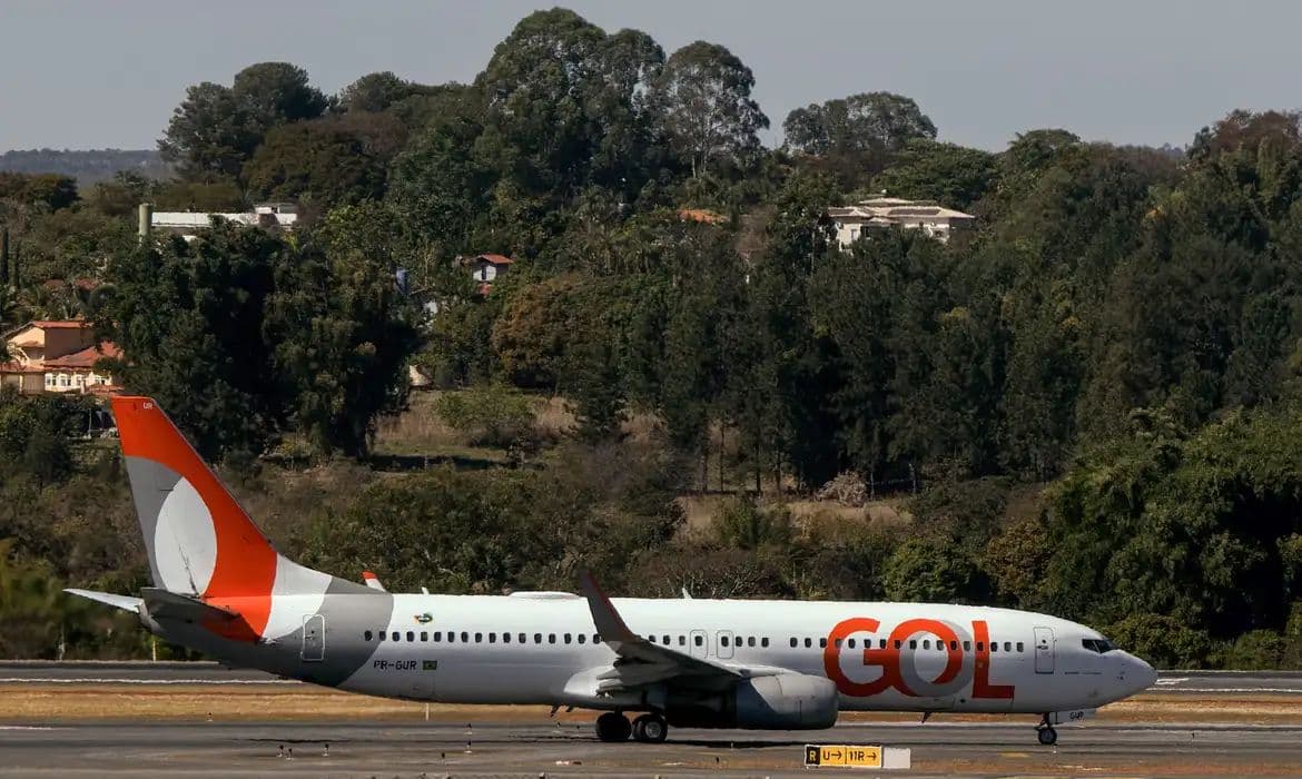 Avião da GOL realiza pouso de emergência em Goiânia após problemas técnicos