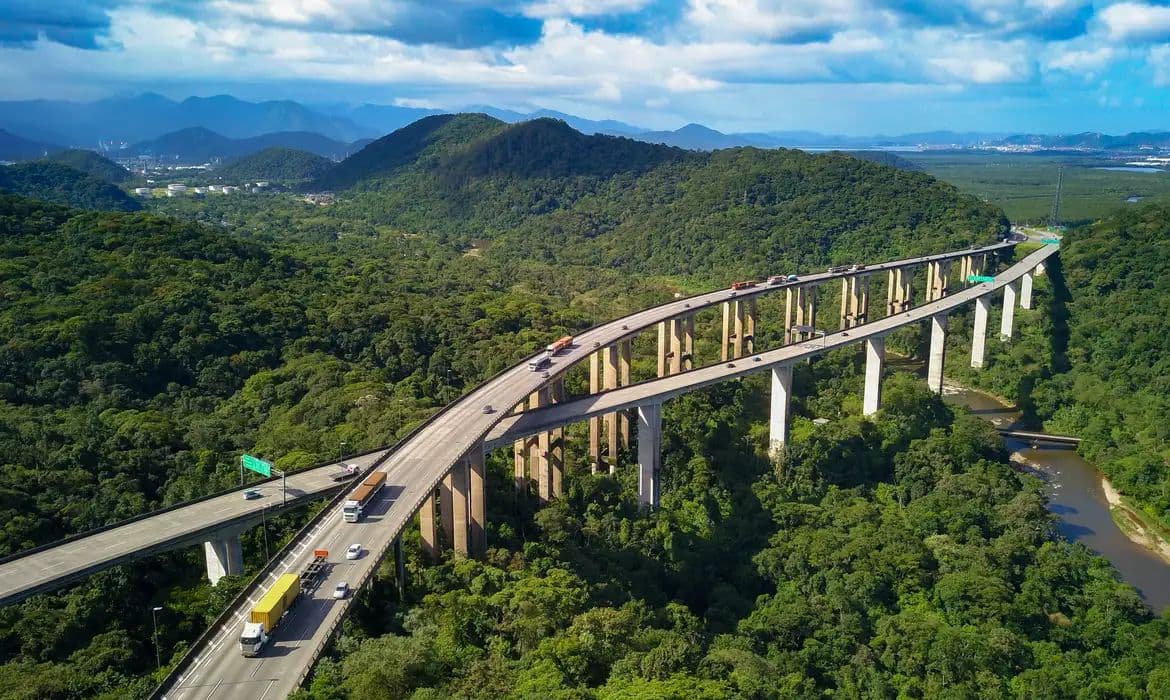 Brasil precisa dobrar investimentos para superar déficit em infraestrutura