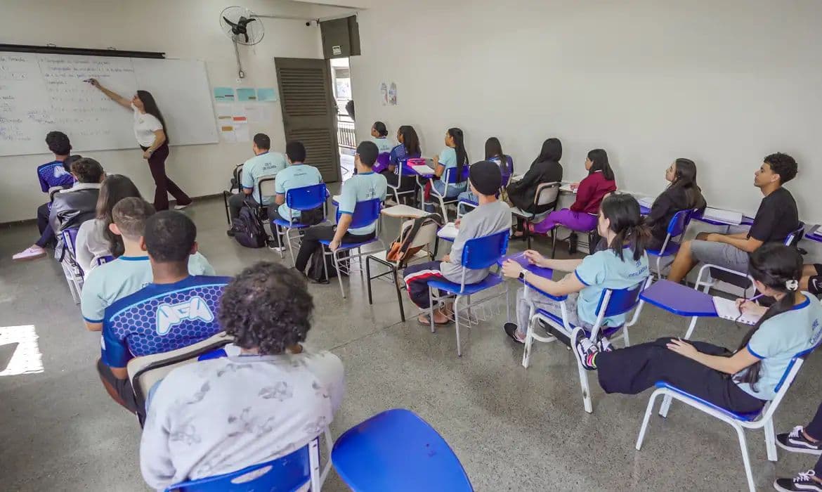 Brasil reduz atraso educacional em relação a países ricos no Pisa