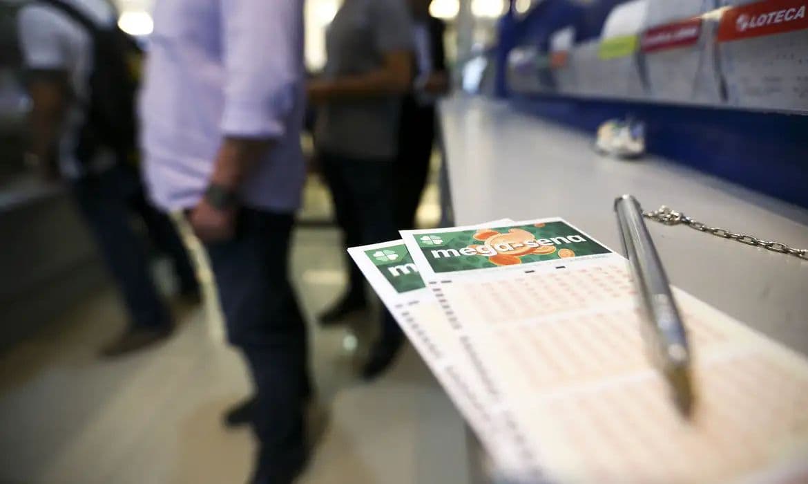 Mega-Sena sorteia prêmio acumulado de R$ 95 milhões