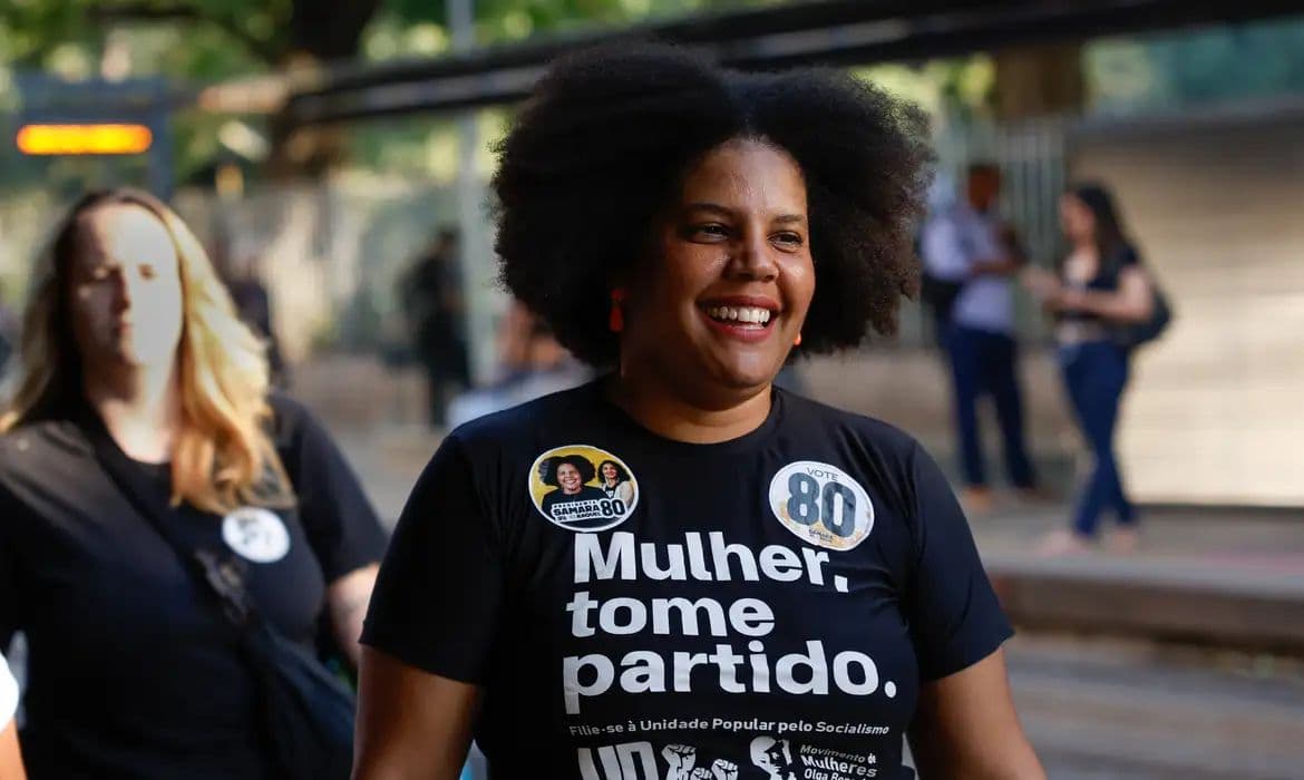 Samara Martins propõe dobrar salário mínimo e escala de trabalho 4x3