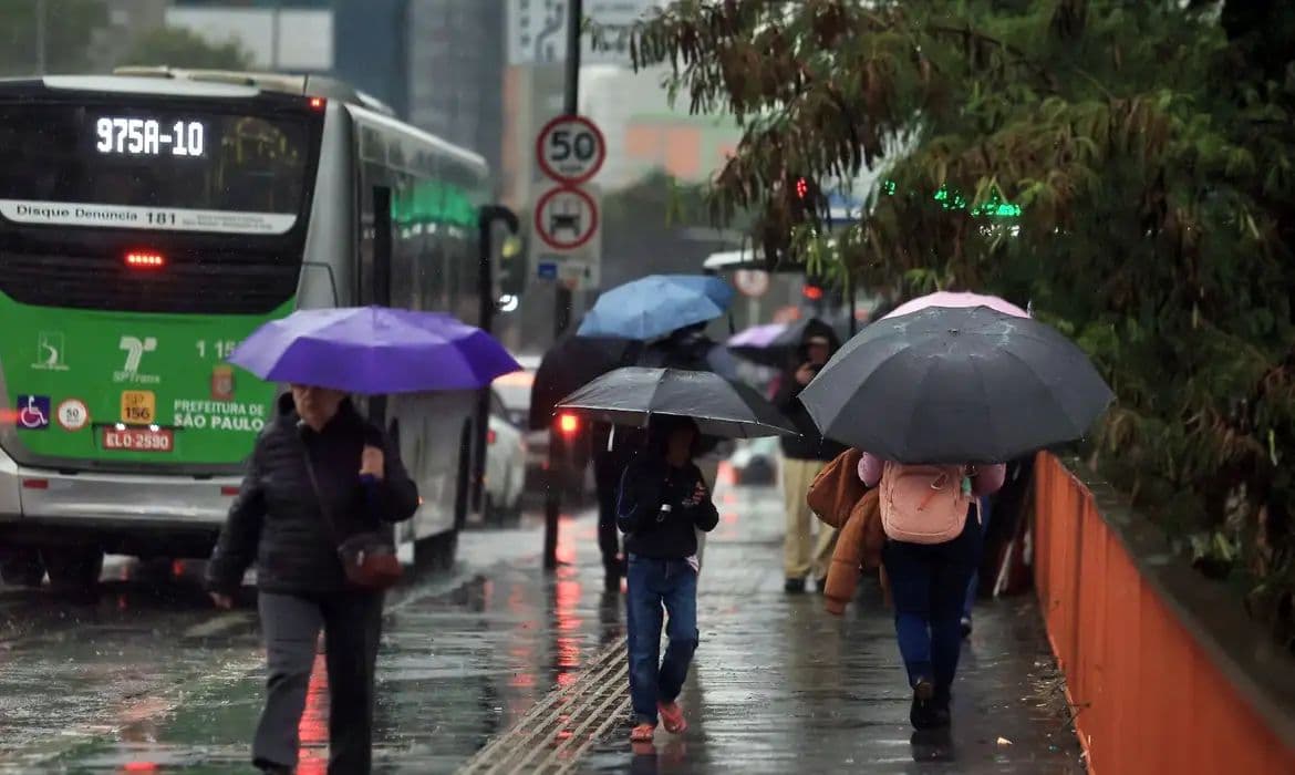 Sudeste sob alerta de chuvas intensas nesta quarta-feira
